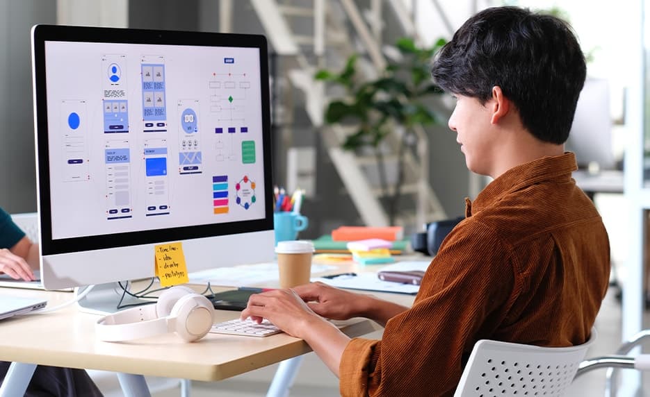 Modern responsive website design on desktop and mobile